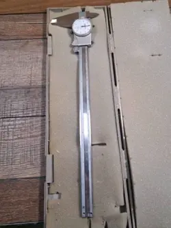 MITUTOYO NO 505-677DIAL CALIPER 12 