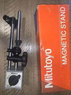 EXCELLENT USED 7011BN MITUTOYO MAG BASE WITH FINE ADJUSTMENT IN ORIGINAL BOX