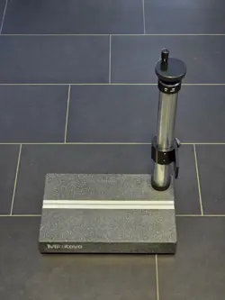 MITUTOYO 178-039 HEAVYDUTY COLUMN STAND GRANIT MESSSTäNDER MIT T-NUT