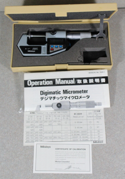 MITUTOYO DIGITAL DISC MICROMETER MODEL 323-711 GMA-1