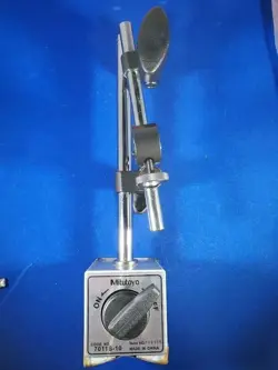 MITUTOYO 7011S-10 MAGNETIC STAND FOR DIAL TEST INDICATORS