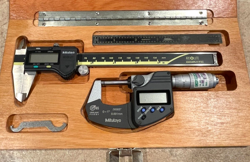 MITUTOYO 2 PC DIGIMATIC CALIPER 500 196 20  MICROMETER  293-348