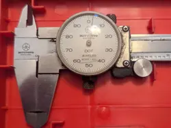 MITUTOYO DIAL CALIPER PRECISION MEASUREMENT TOOL