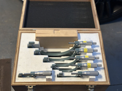 MITUTOYO MICROMETER SET 0-6