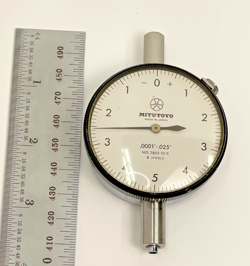 VINTAGE MITUTOYO NO 2803-10 .0001-.025” DIAL INDICATOR