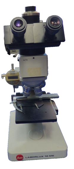 LEITZ LABORLUX 12 ME TRINOCULAR MICROSCOPE, 5 OBJECTIVES, MITUTOYO INDICATOR