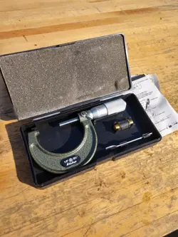 MITUTOYO 103-128 OUTSIDE MICROMETER 1-2