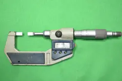 MITUTOYO 422-341 DIGITAL BLADE MICROMETER 0-1