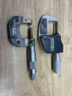 MITUTOYO 293-832 DIGITAL MICROMETER 0-1” .0005” 0.001 MM AND UNBRANDED CALIPER