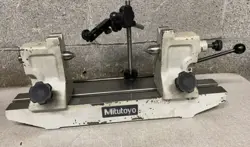 MITUTOYO 967-201-10 PRECISION BENCH CENTER, 4” CENTER HEIGHT, NICE SHAPE ￼