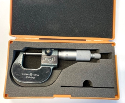 MITUTOYO 193-101 ROLLING DIGITAL OUTSIDE MICROMETER, 0-25MM RANGE, 0.01MM