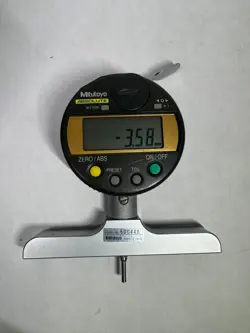 MITUTOYO ABSOLUTE 543-272B DIGITAL DROP INDICATOR W/BASE