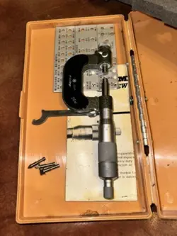 MITUTOYO DISC MICROMETER MODEL 116-105, NON ROTATING SPINDLE.