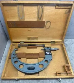 DIGITAL OUTSIDE MICROMETER MITUTOYO MD-200 JAPAN