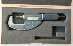 MITUTOYO CLM1-15QMX 227-201-20 SOFT TOUCH VARIABLE MICROMETER TESTED MICRO