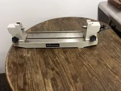 MITUTOYO PRECISION BENCH CENTER