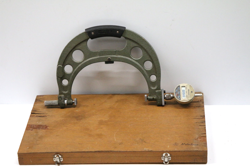 MITUTOYO 201 - 158 7-8 IN SNAP GAGE WITH DIGITAL INDICATOR # 2779