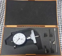 BEAUTIFUL MITUTOYO DIAL GAUGE AND ACCESSORY SET JAPAN