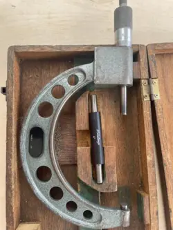 MITUTOYO MICROMETER 4-5