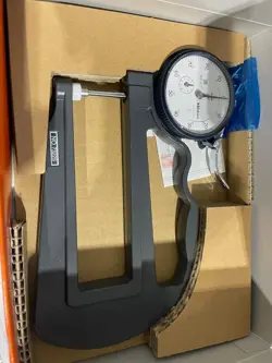 MITUTOYO 7322S DIAL THICKNESS GAUGE FLAT ANVIL INCH 120MM THROAT
