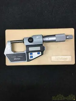 DIGITAL MICROMETER MODEL NUMBER  233 421N MITUTOYO