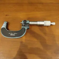 MITUTOYO MICROMETER 25-50 MM 0.001 MADE IN JAPAN