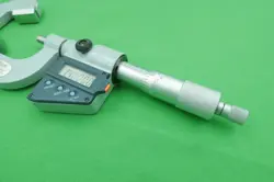 MITUTOYO 314-713-30 DIGITAL V ANVIL MICROMETER 1-1.6
