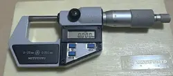 MITUTOYO MITUTOYO MITUTOYO DIGITAL MICROMETER 293-401 MDC-25 0-25MM JAPANESE