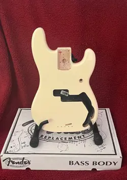 099-8010-780 FENDER ARCTIC WHITE MEXICAN PRECISION BASS REPLACEMENT BODY
