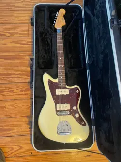 FENDER 62 REISSUE AMERICAN JAZZMASTER ELECTRIC GUITAR - OLYMPIC WHITE SK8 CASE