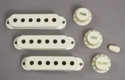 1961 FENDER STRATOCASTER WHITE PICKUP COVERS, KNOBS & SWITCH TIP VINTAGE 1962