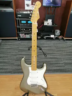 FENDER / ST54-770LS