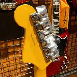 FENDER AMERICAN PROFESSIONAL II JAZZMASTER WEIGHT 3.70KG OUTLET PRICE DUE TO BOD