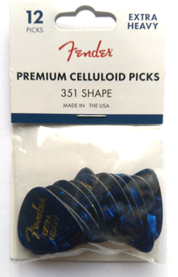 12 FENDER 351 PICKS, EXTRA HEAVY BLUE MOTO, GUITAR PICK HANG BAG