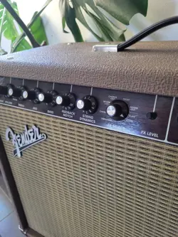 Fender Acoustasonic Junior DSP PR 569 Amp. Excellent