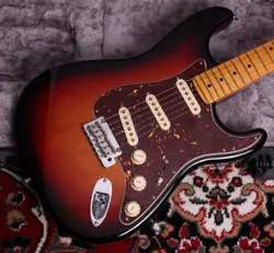 FENDER /AMERICAN PROFESSIONAL II STRATOCASTER 3-COLOR SUNBURST