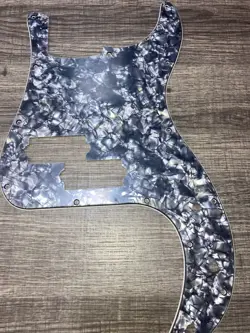 NEW REPLACEMENT PICKGUARD FOR FENDER P BASS GUITAR BLACK   PEARLOID PRECISION