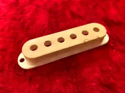1959 FENDER STRATOCASTER WHITE PICKUP COVER PRE-CBS