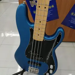 FENDER AM PERF P BASS MN SATIN LPB USED 2023 ALDER BODY MAPLE NECK W/SOFT CASE