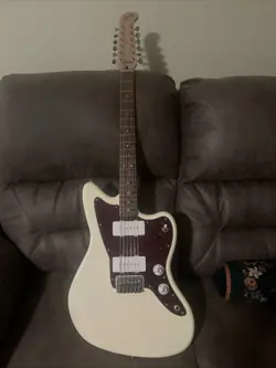 037-7051-505 FENDER SQUIER  PARANORMAL JAZZMASTER XII GUITAR TORTOISE OLY WHITE