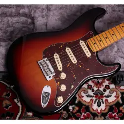 FENDER /AMERICAN PROFESSIONAL II STRATOCASTER 3-COLOR SUNBURST USED NO.LG354