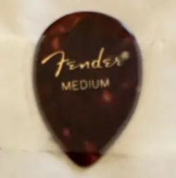 12 PACK FENDER 358 CLASSIC TEARDROP SHELL PICKS - MEDIUM