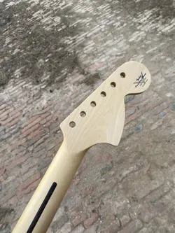 ELECTRIC GUITAR NECK ST 22 FRETS LEFT HAND MAPLE FENDER STRAT REPLACEMENT GLOSS