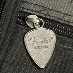 Fender "Deluxe Gig Bag" Padded Carrying Case for Electric Guitar (Medium) Fender