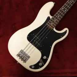 8402 FENDER JAPAN PB70-70US WHITE PLEBE