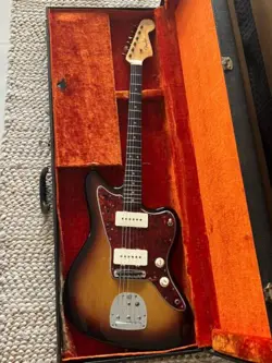 1963/64 FENDER JAZZMASTER WITH ORIGINAL CASE