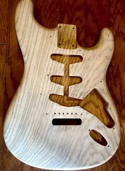 1-PIECE SWAMP ASH FENDER STRATOCASTER WD USA BODY LIGHTWEIGHT BLACK IN WHITE OIL
