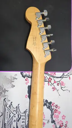 FENDER STRATOCASTER