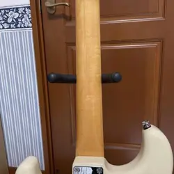 80 FENDER STRATOCASTER E SERIAL