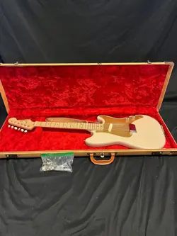 1956 VINTAGE FENDER MUSIC MASTER GUITAR IN DESERT SAND-EXCELLENT-W/OHSC